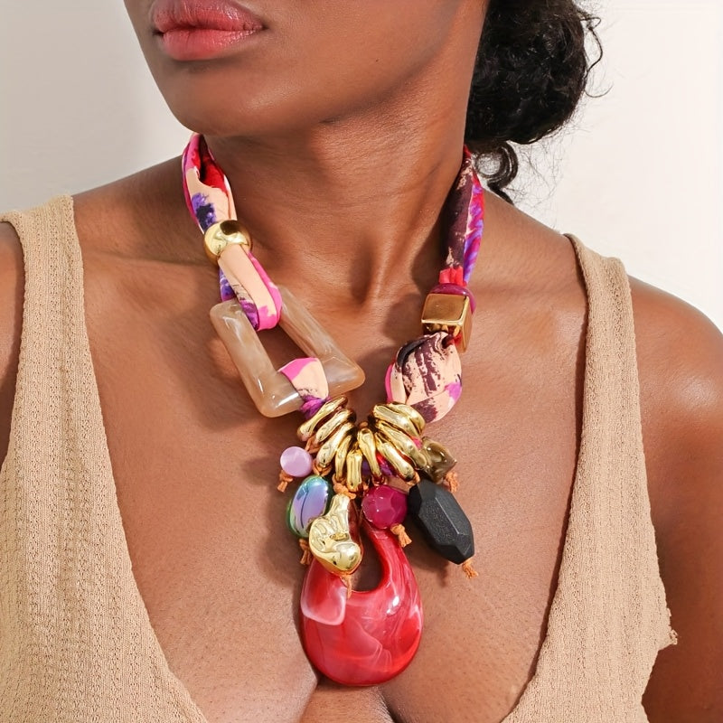 Colar Boho Tecido Verde & Pingentes Maxi | By Mireva