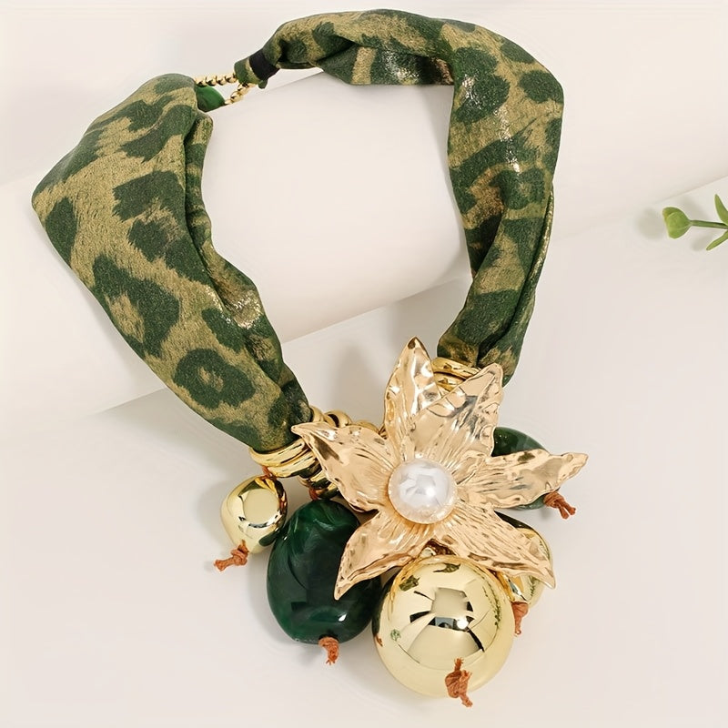 Colar Boho Elegante Flor Dourada Onça | By Mireva