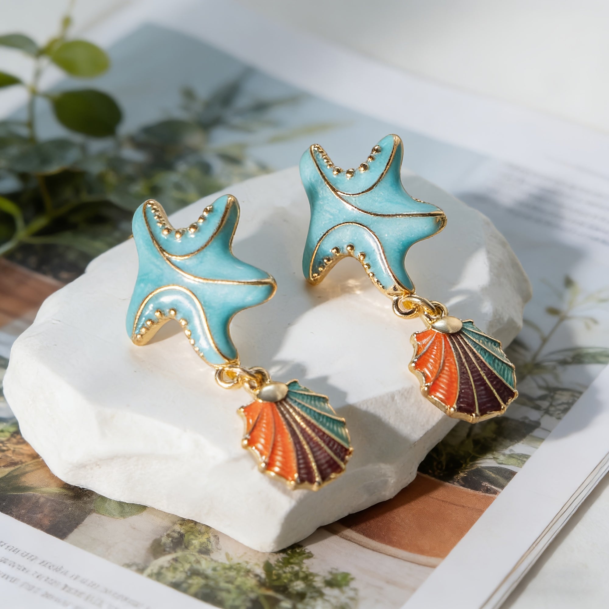 Brinco Praiano Estrela-do-Mar Turquesa & Concha Arco-Íris | By Mireva