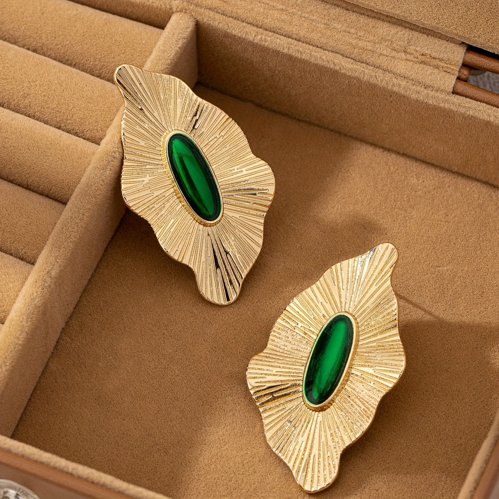 Brinco Boho Verde Oval Folhagem Dourada | By Mireva