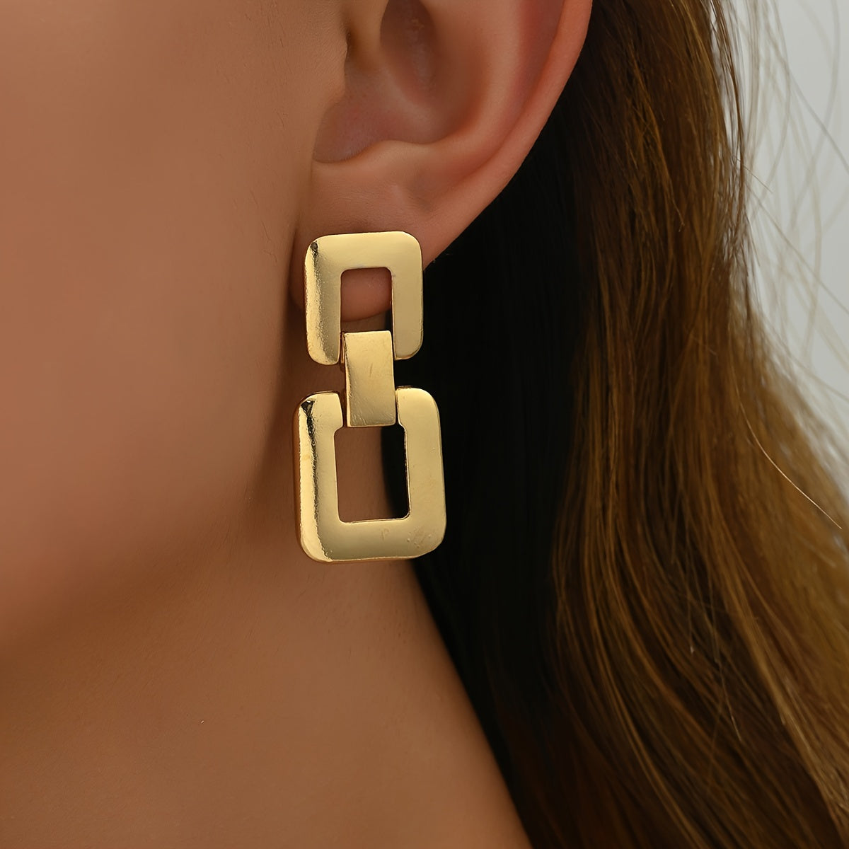 Par de Brincos Quadrados Anéis Duplos Ocos Dourados | By Mireva