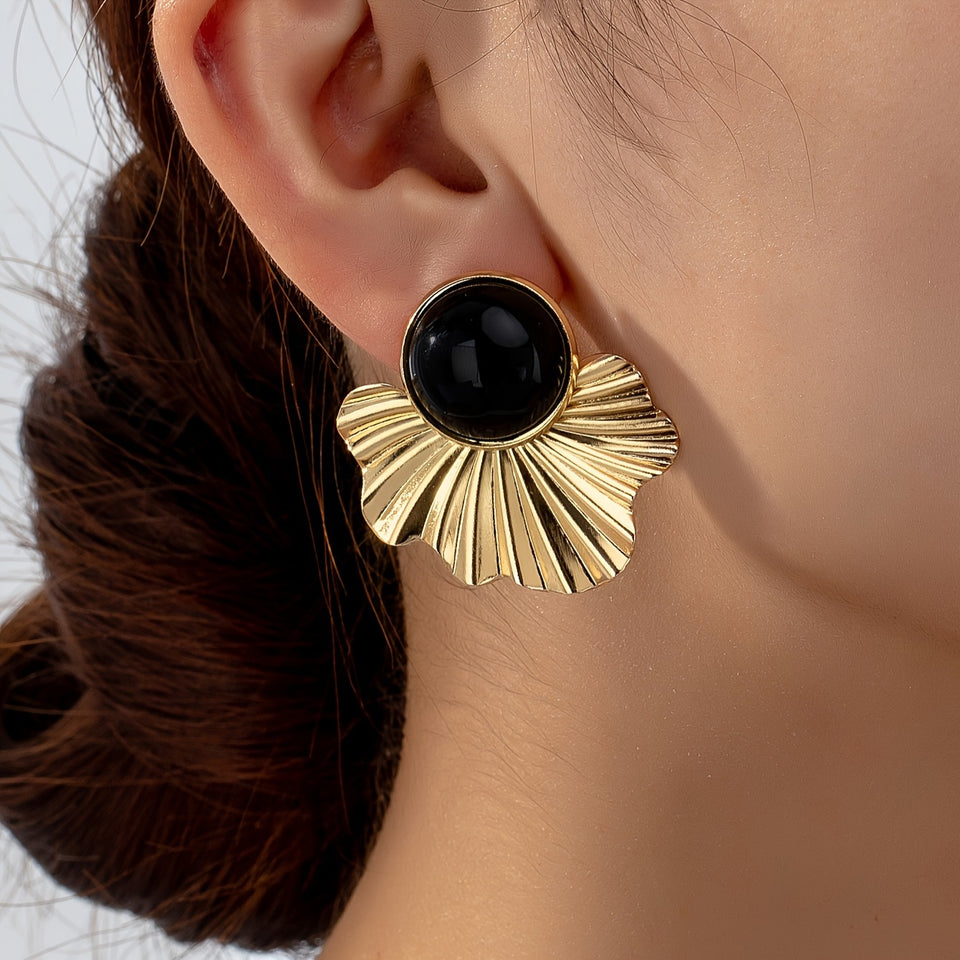 Par de Brincos Leque Irregular Onix Preto Ondulado Dourado | By Mireva