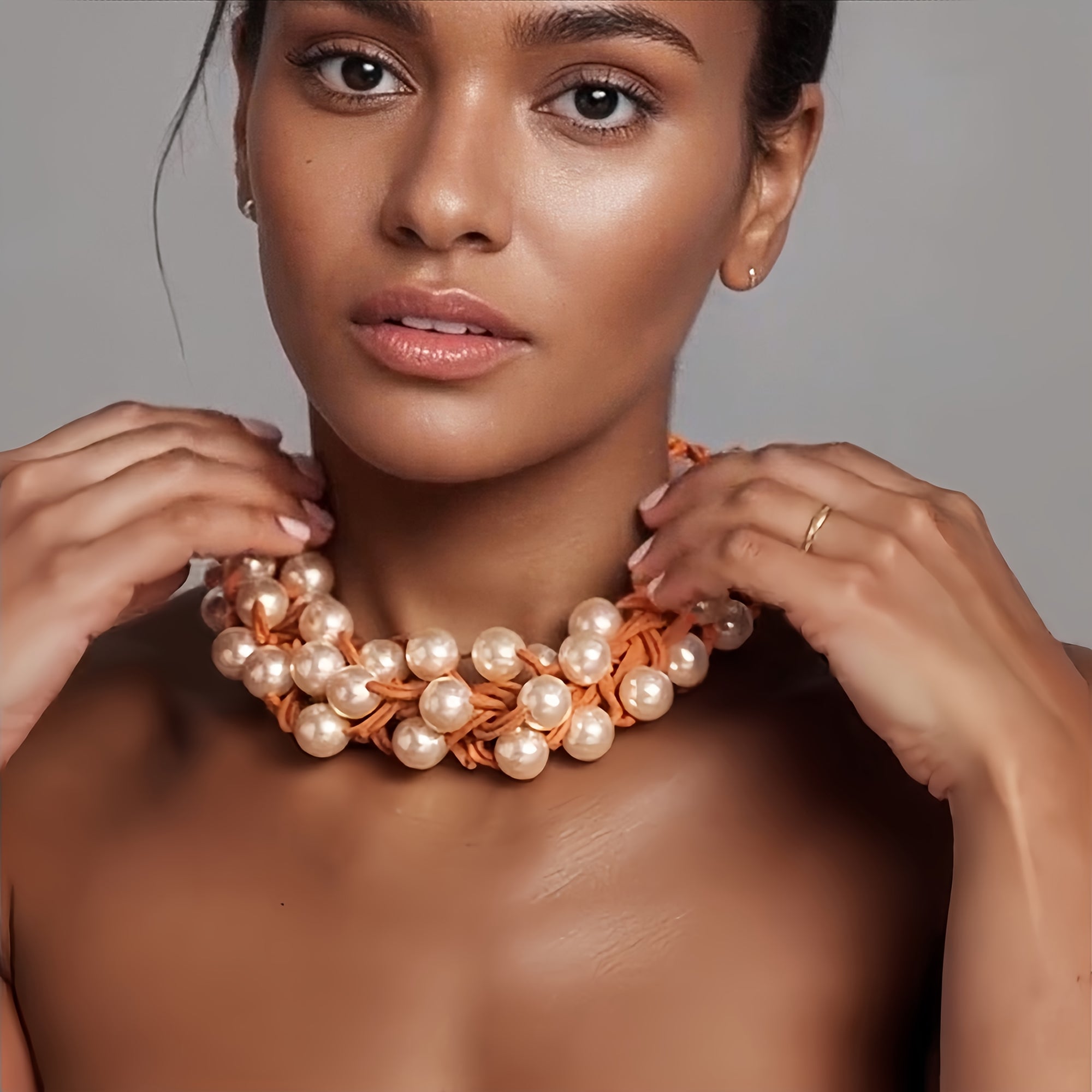 Colar Luxo Pérolas Trançadas Corda Laranja | By Mireva