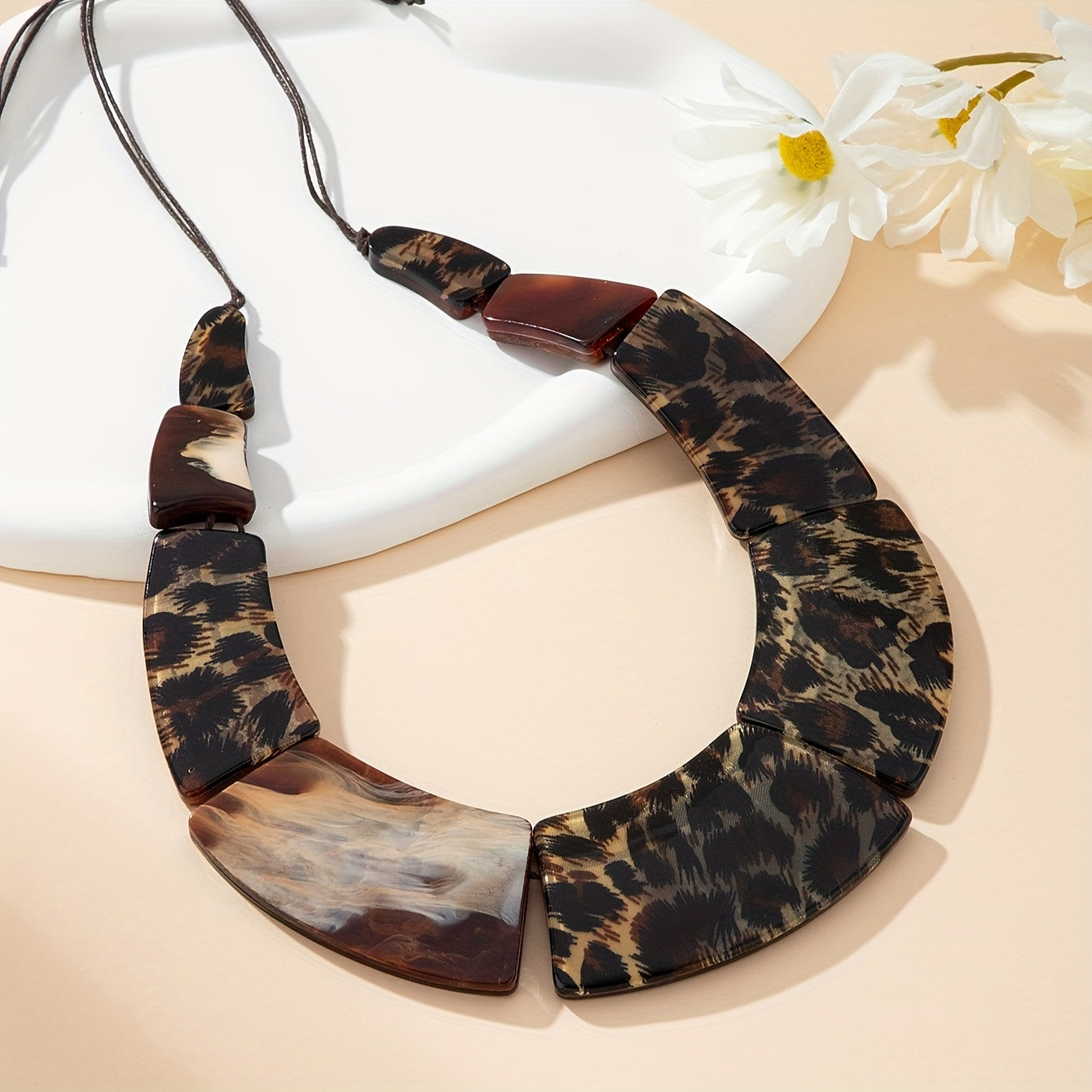 Colar Boho Retrô com Estampa de Leopardo em Resina
