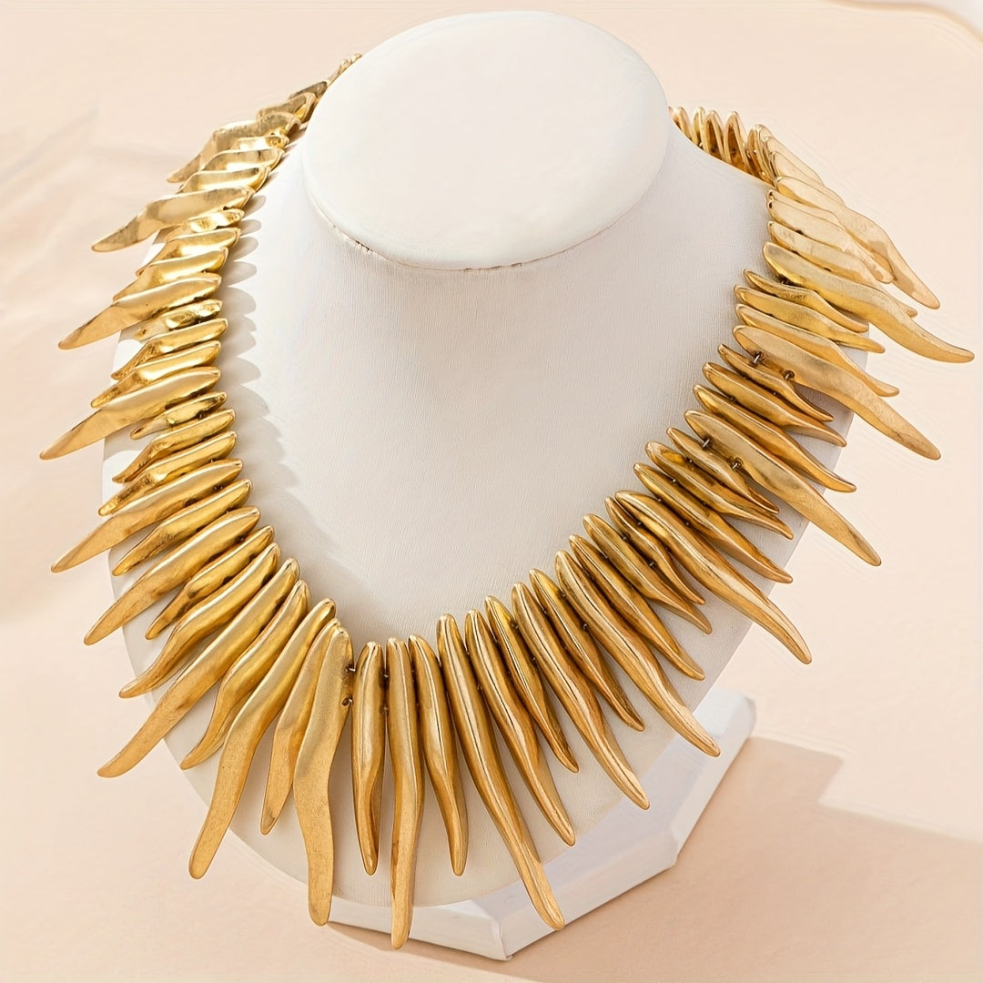 Colar Gótico Geométrico Irregular Dourado Espinhos | By Mireva