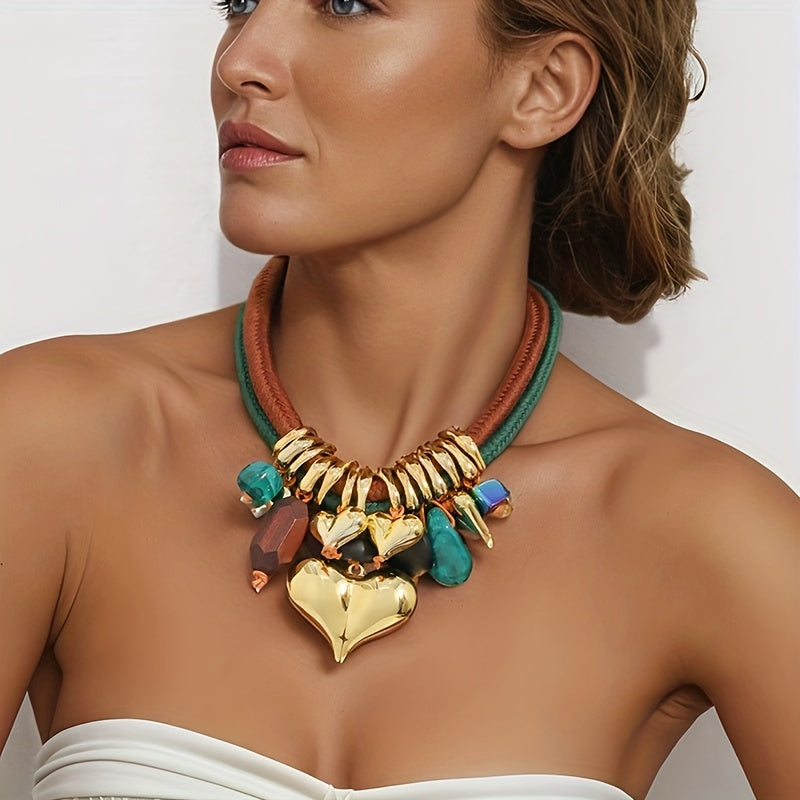 Colar Boho Corda Verde Esmeralda & Pingente Coração Dourado | By Mireva