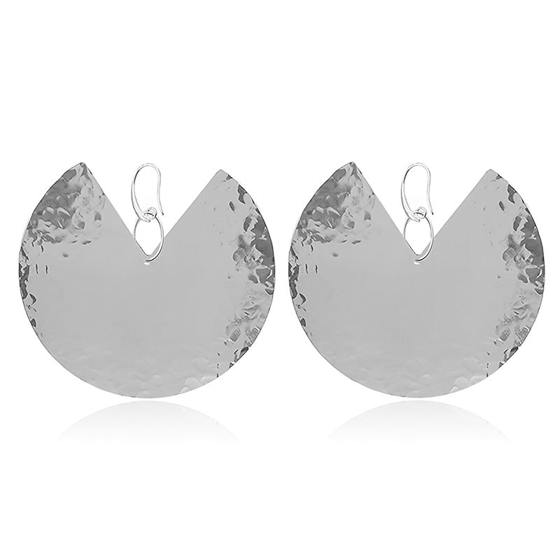 Par de Brincos Tribais Africanos Martelados Dourados Oversized | By Mireva