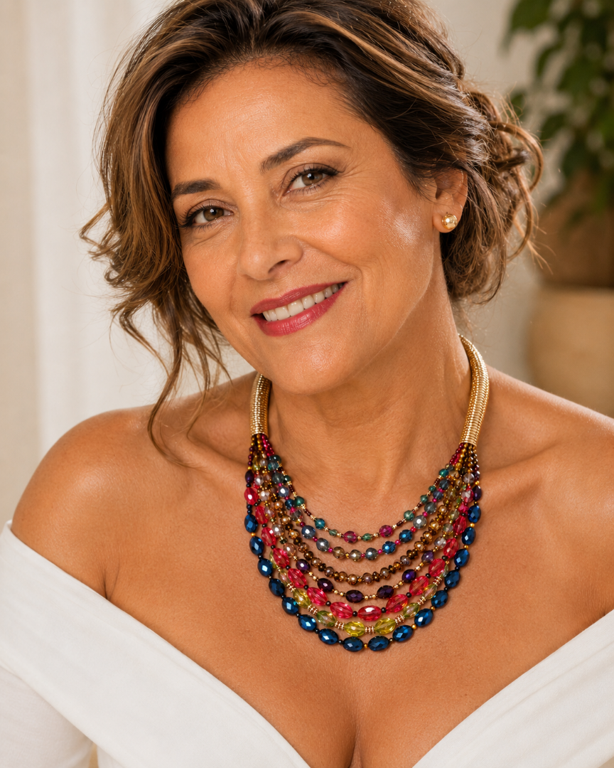 Colar Feminino Luxo Multicamadas Cristais Coloridos com Base Dourada