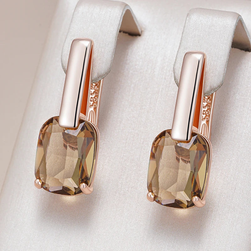 Brinco Dourado com Zircão Natural Marrom