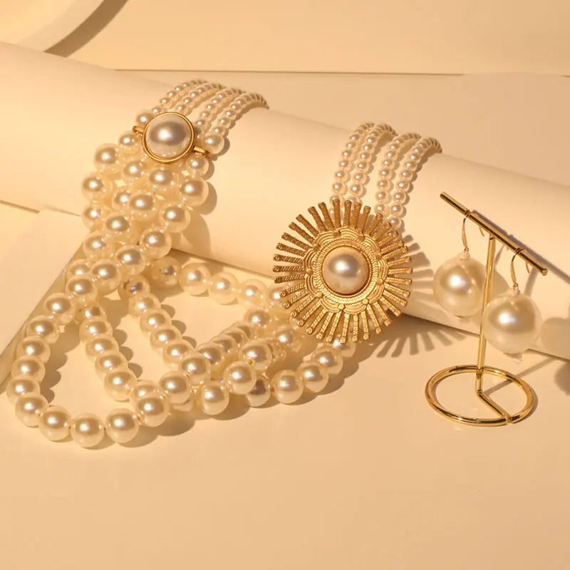 Colar Statement Vintage Pérolas Multi-Fios Girassol Dourado | By Mireva