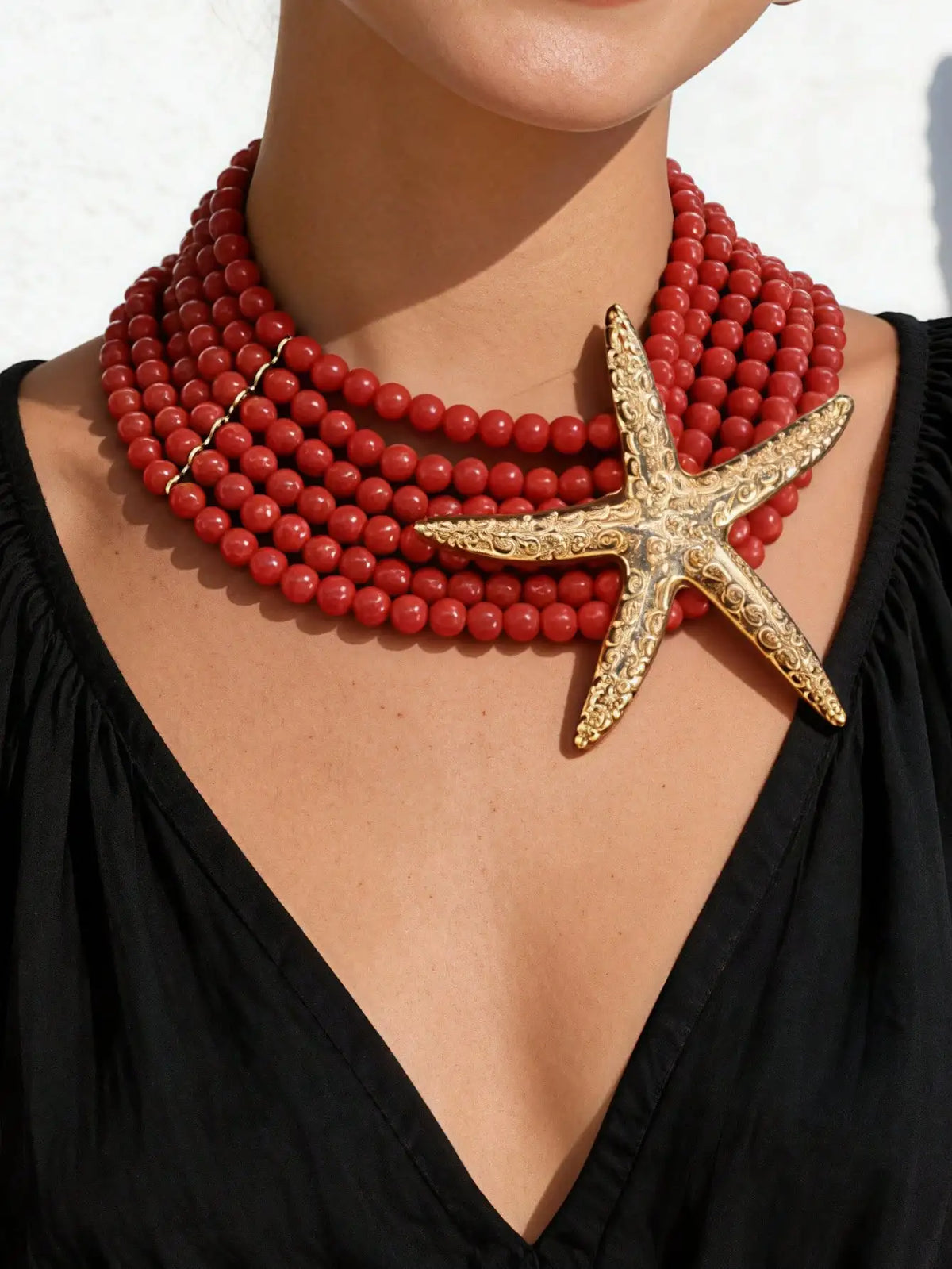 Colar Maxi Vermelho com Estrela-do-Mar Dourada