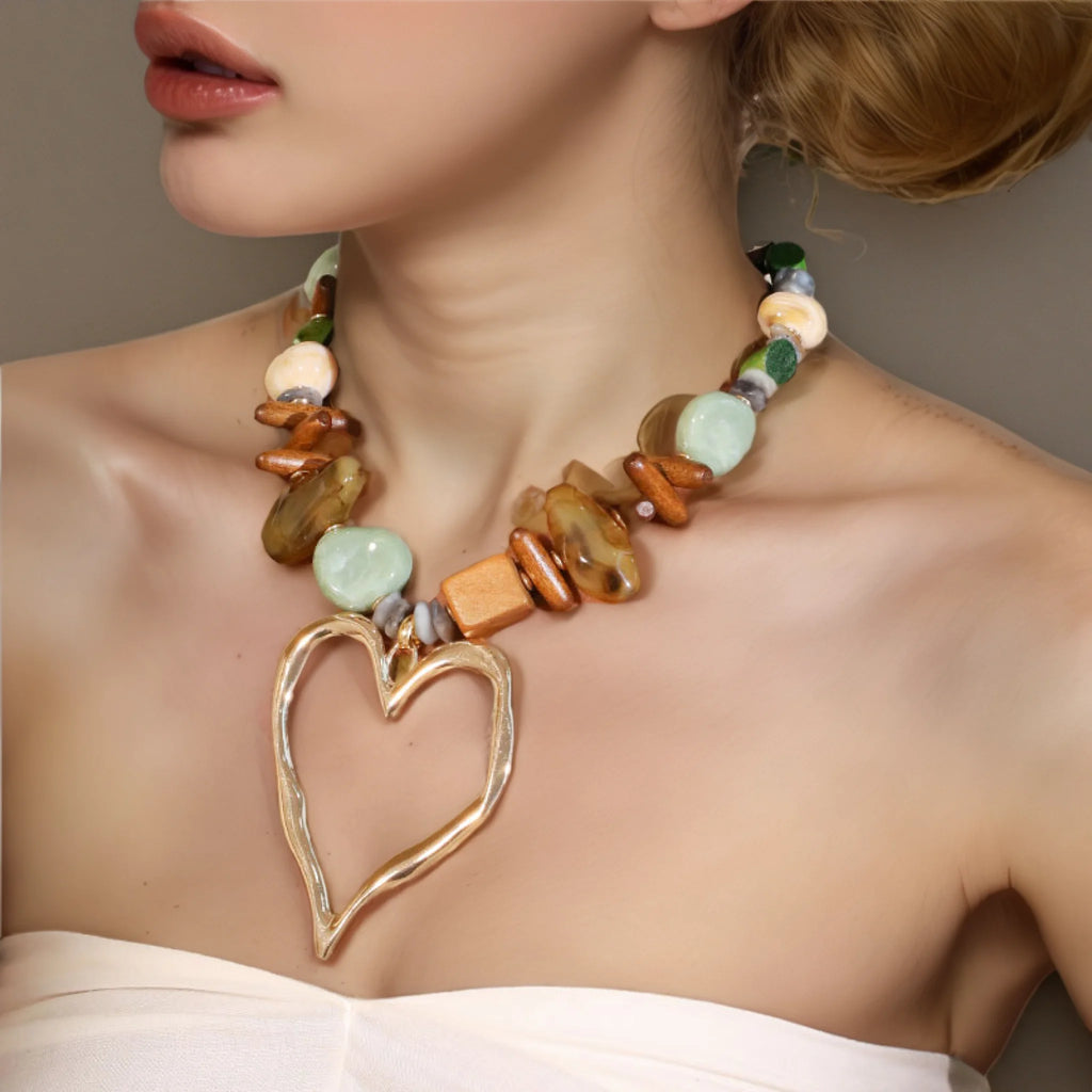 Colar Coração Solar – Joia Artesanal Feminina com Pedras Naturais | By Mireva
