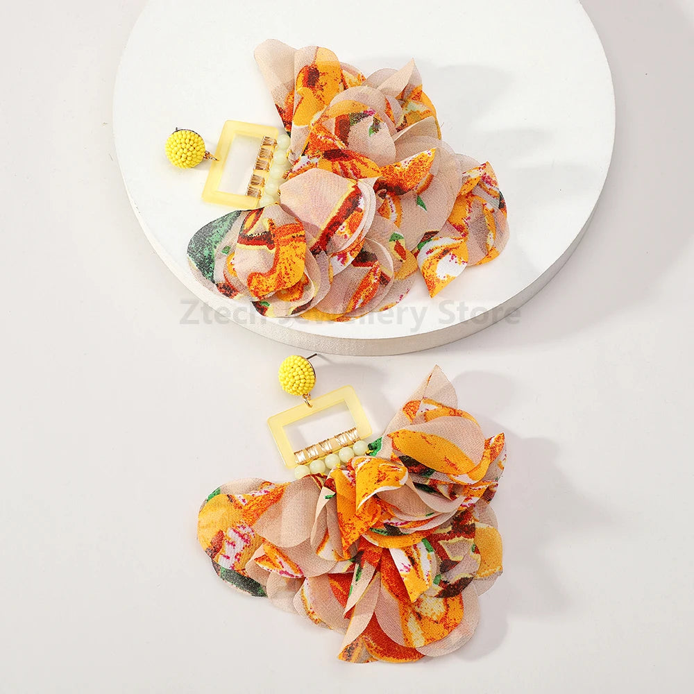 Brincos Étnicos Elegantes com Flor em Tecido