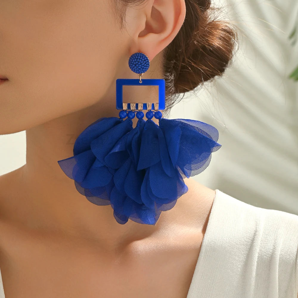 Brincos Étnicos Elegantes com Flor em Tecido