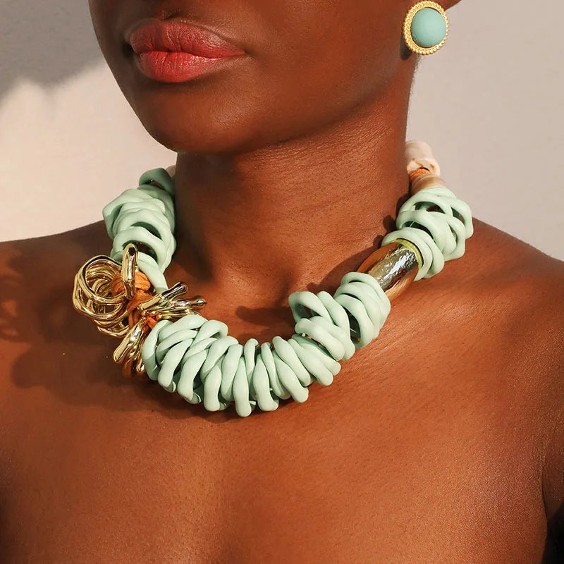 Colar Statement Verde Menta & Dourado | By Mireva