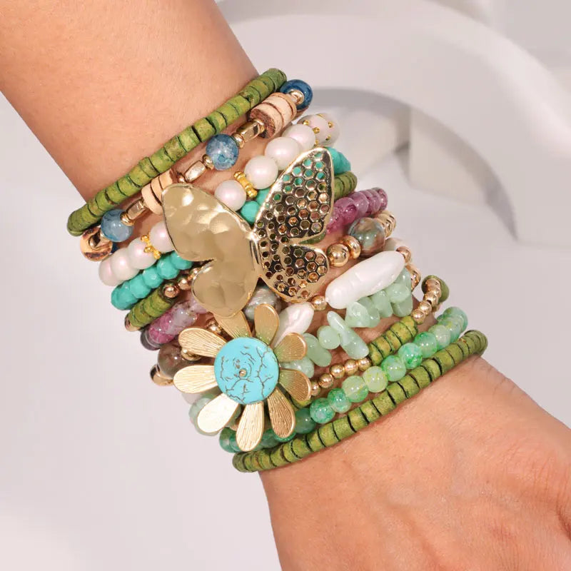 Kit Pulseiras Boho Statement — Miçangas Coloridas & Charme de Flor e Borboleta, Artesanal