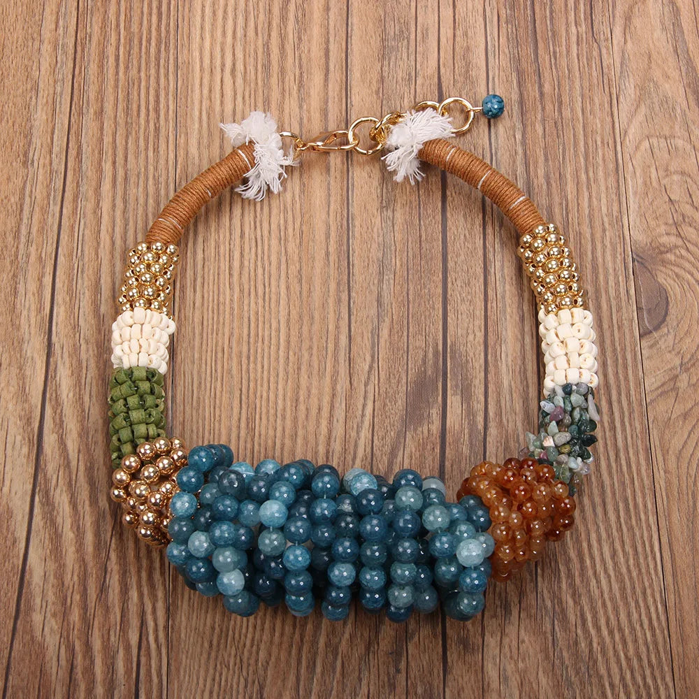 Colar Feminino com Contas Exageradas Estilo Vintage