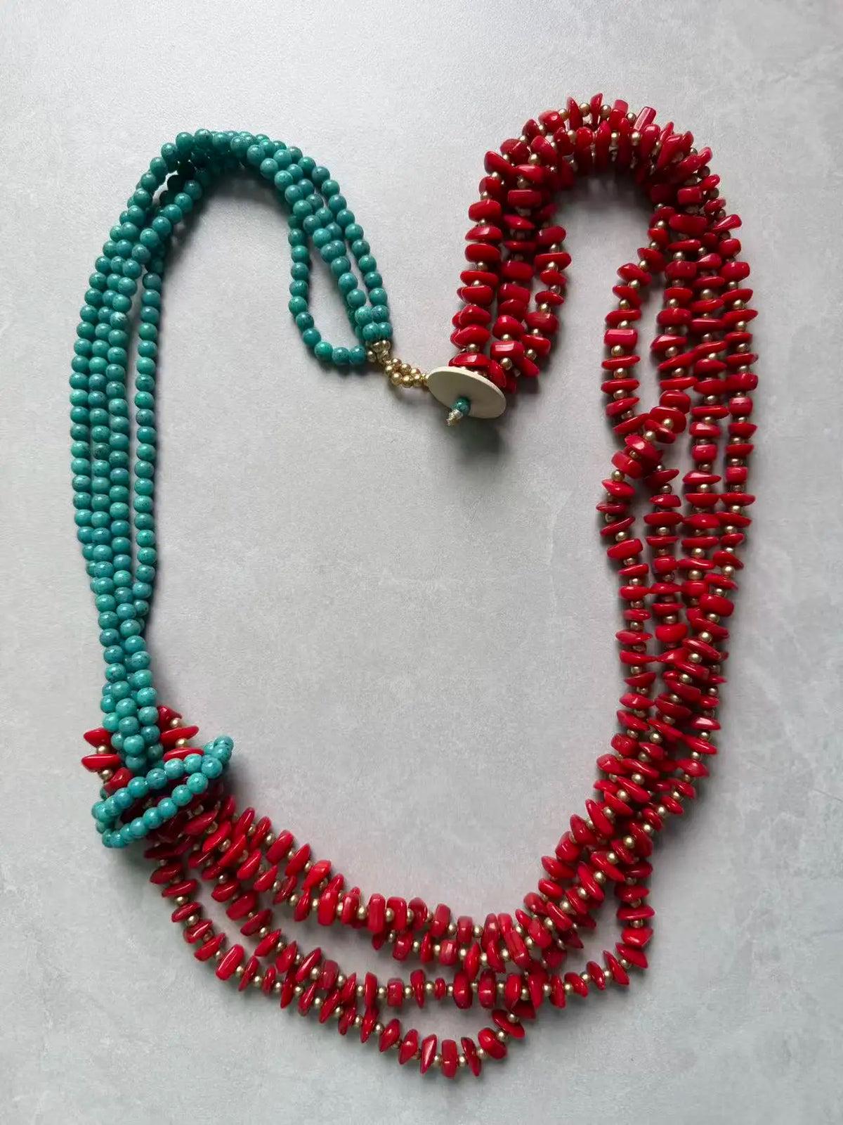 Colar Boho Turquesa e Vermelho em Camadas