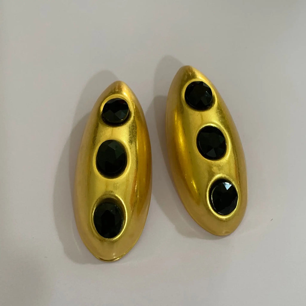 Brinco Maxi Dourado com Pedras Pretas
