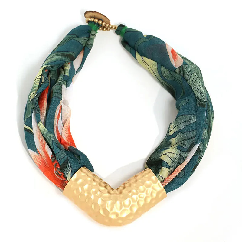 Colar Floral Geométrico com Design Moderno