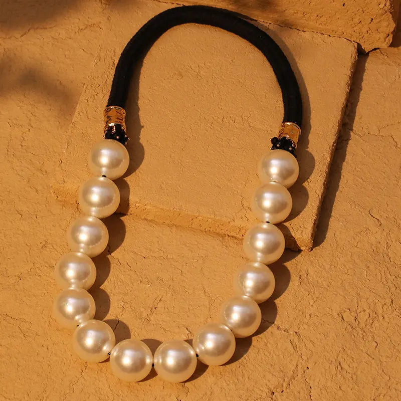 Colar Longo com Pérolas Grandes