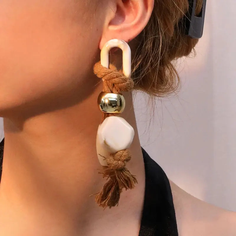 Brincos Longos de Contas e Cordões Feitos à Mão