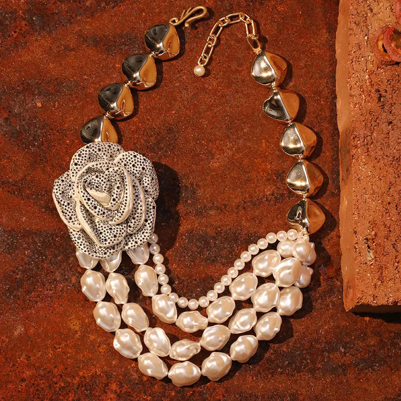Colar Pérolas & Rosa Geométrica Vintage | By Mireva