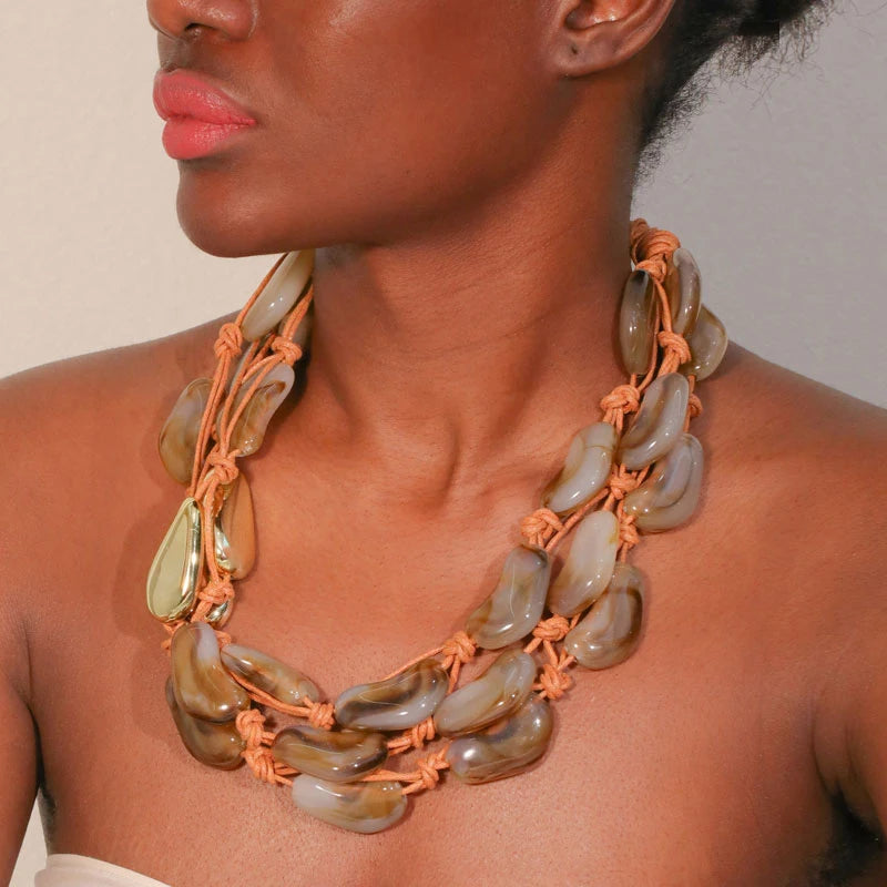 Colar Boho Artesanal Pedras Orgânicas Marrom Terra | By Mireva