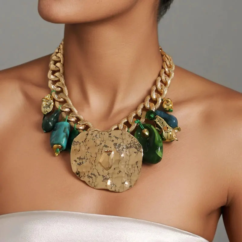 Colar Statement Corrente Dourada & Placa Verde | By Mireva