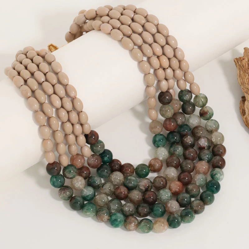 Colar Boho Degradê Verde Nude Multicamadas | By Mireva