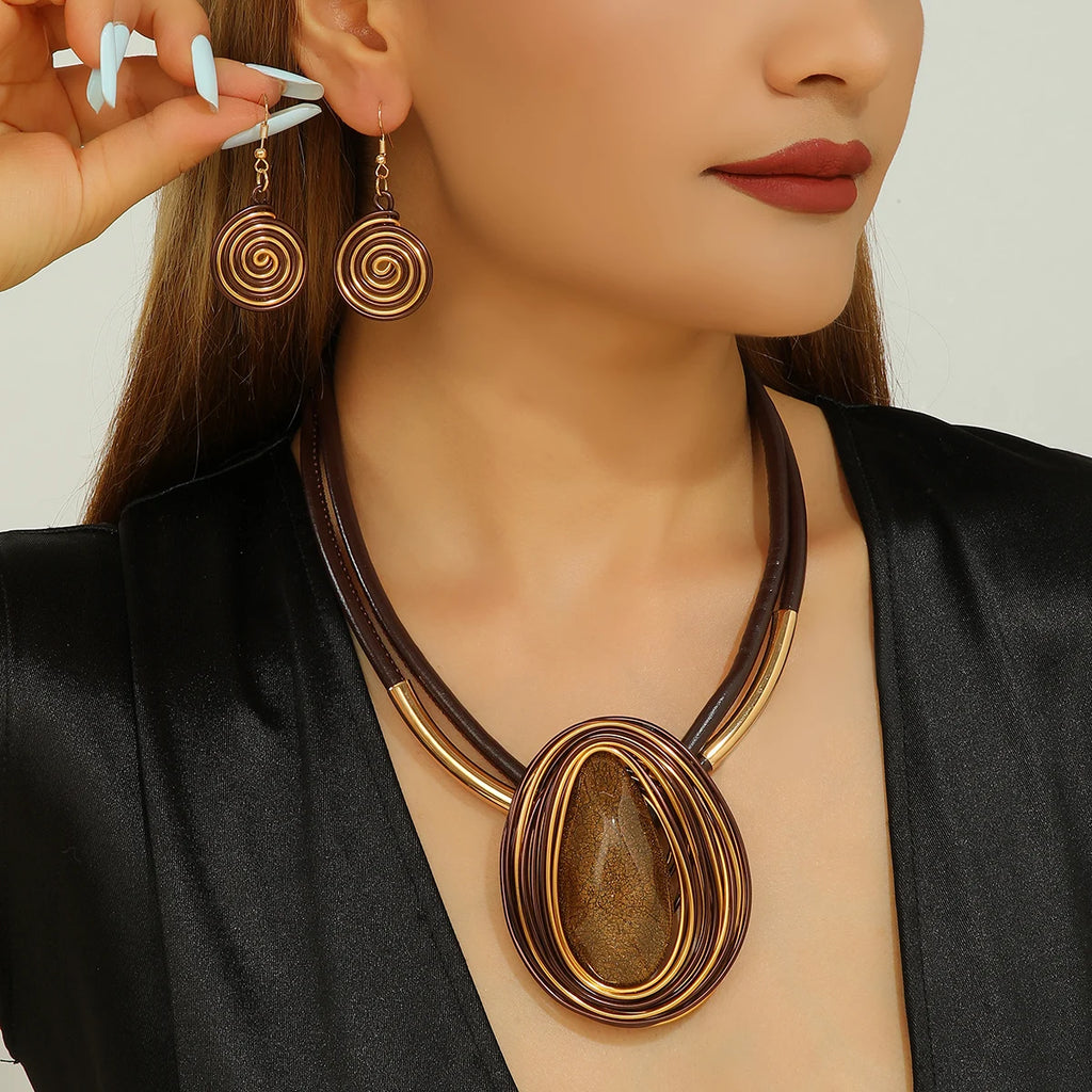 Conjunto Colar Brincos Gota Resina Arame Trançado | By Mireva