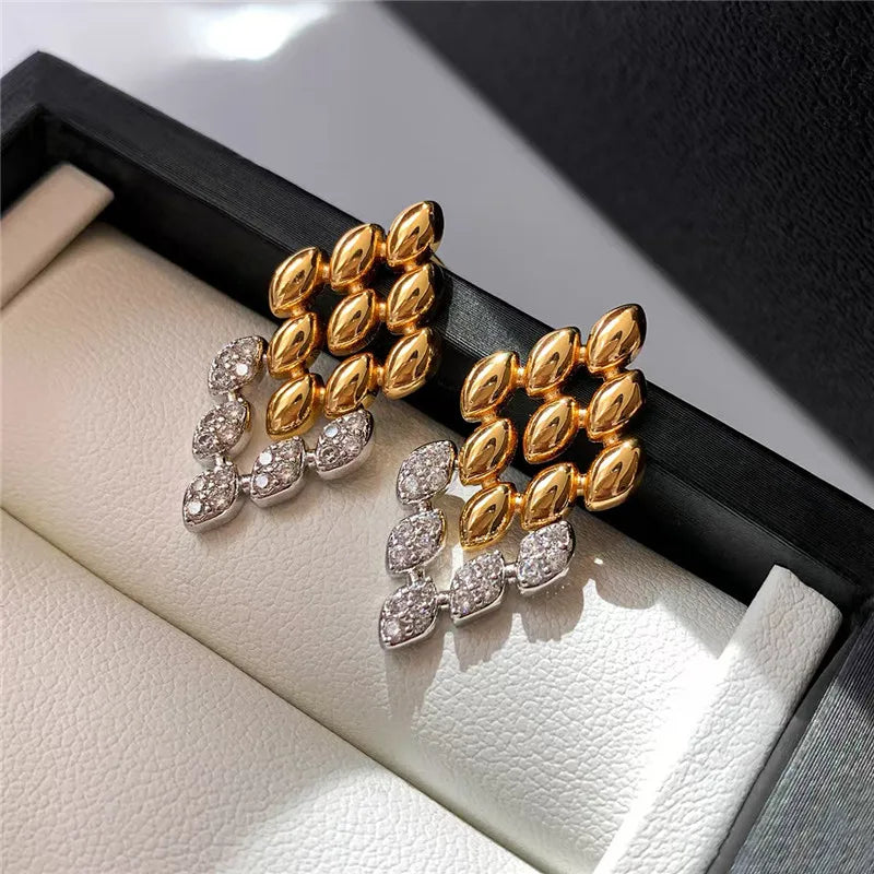 Brinco Dourado com Cristais em Cascata