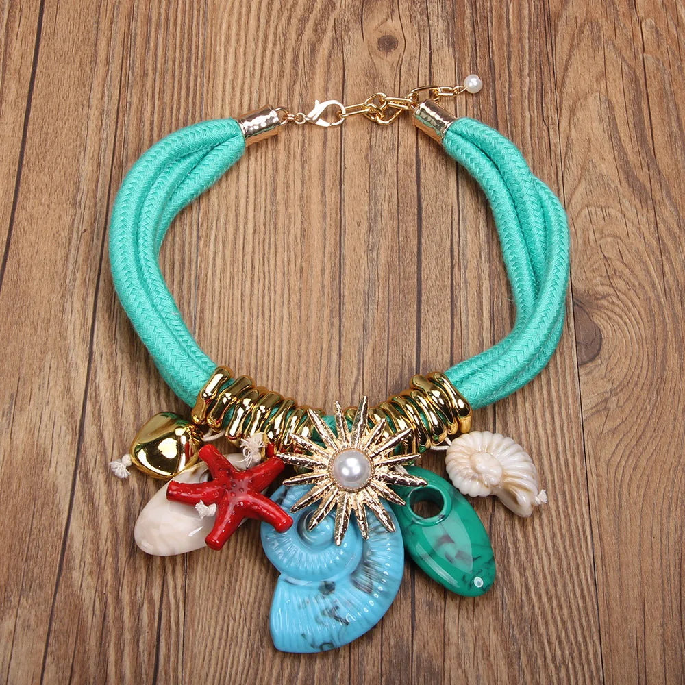 Colar Boho Verde & Conchas Estrelas-do-mar | By Mireva