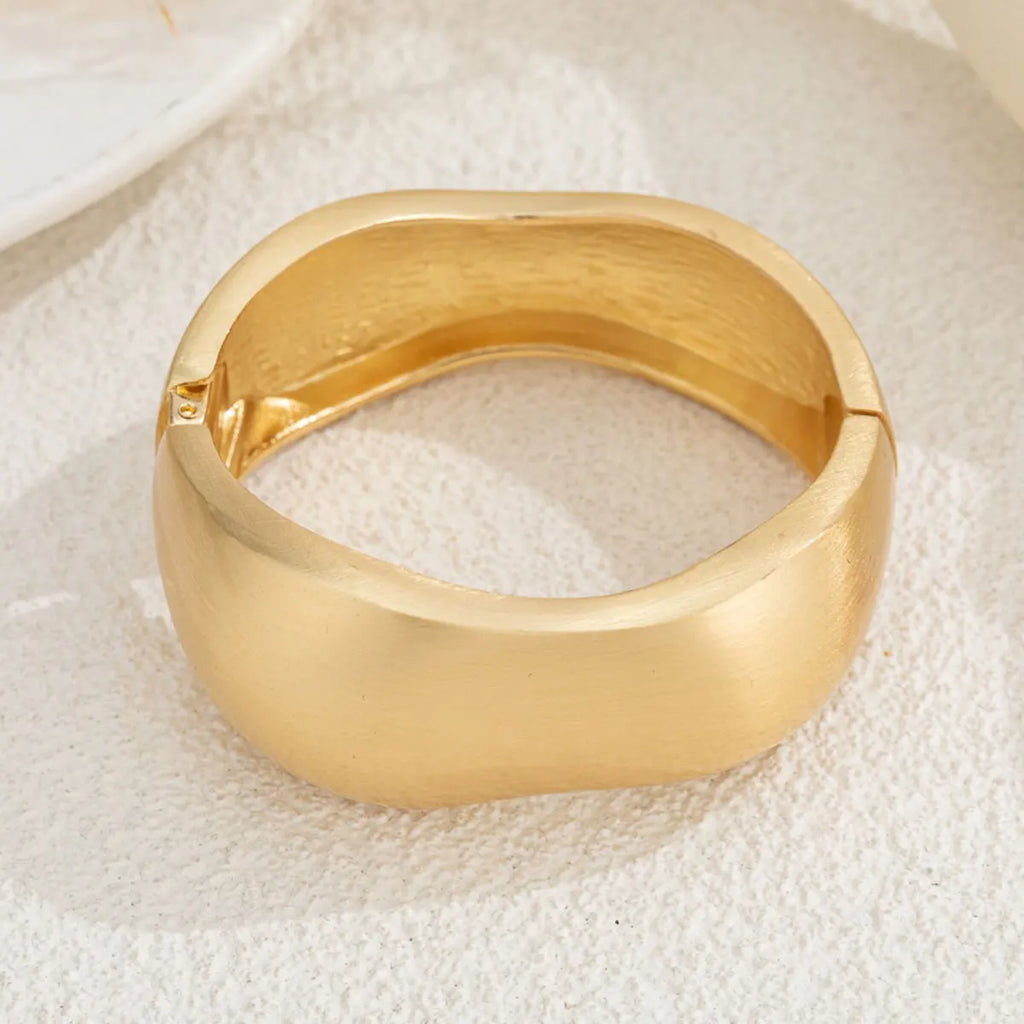 Pulseira Cuff Geométrica Dourada | By Mireva
