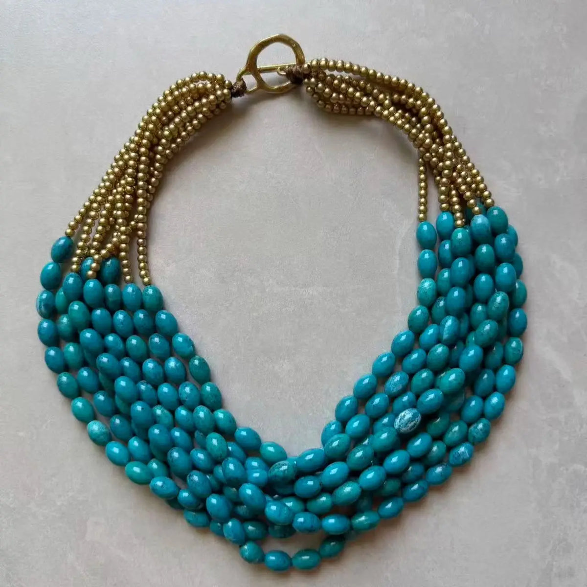 Colar Turquesa Dourado em Camadas