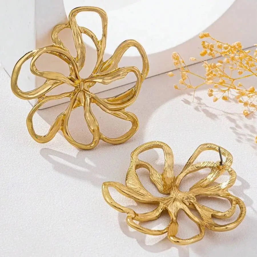 Brinco Maxi Floral Dourado