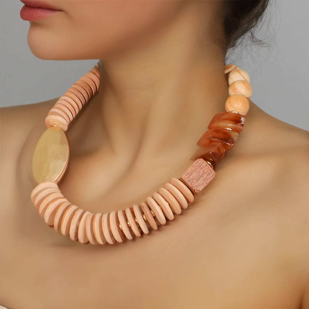 Colar Boho Statement Contas Madeira Marrom Dourado | By Mireva