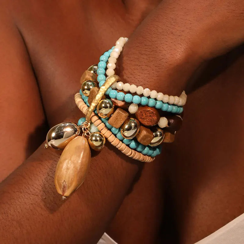 Pulseira Statement Multicolorida — Miçangas, Madeira & Dourado, Estilo Boho Chic Handmade