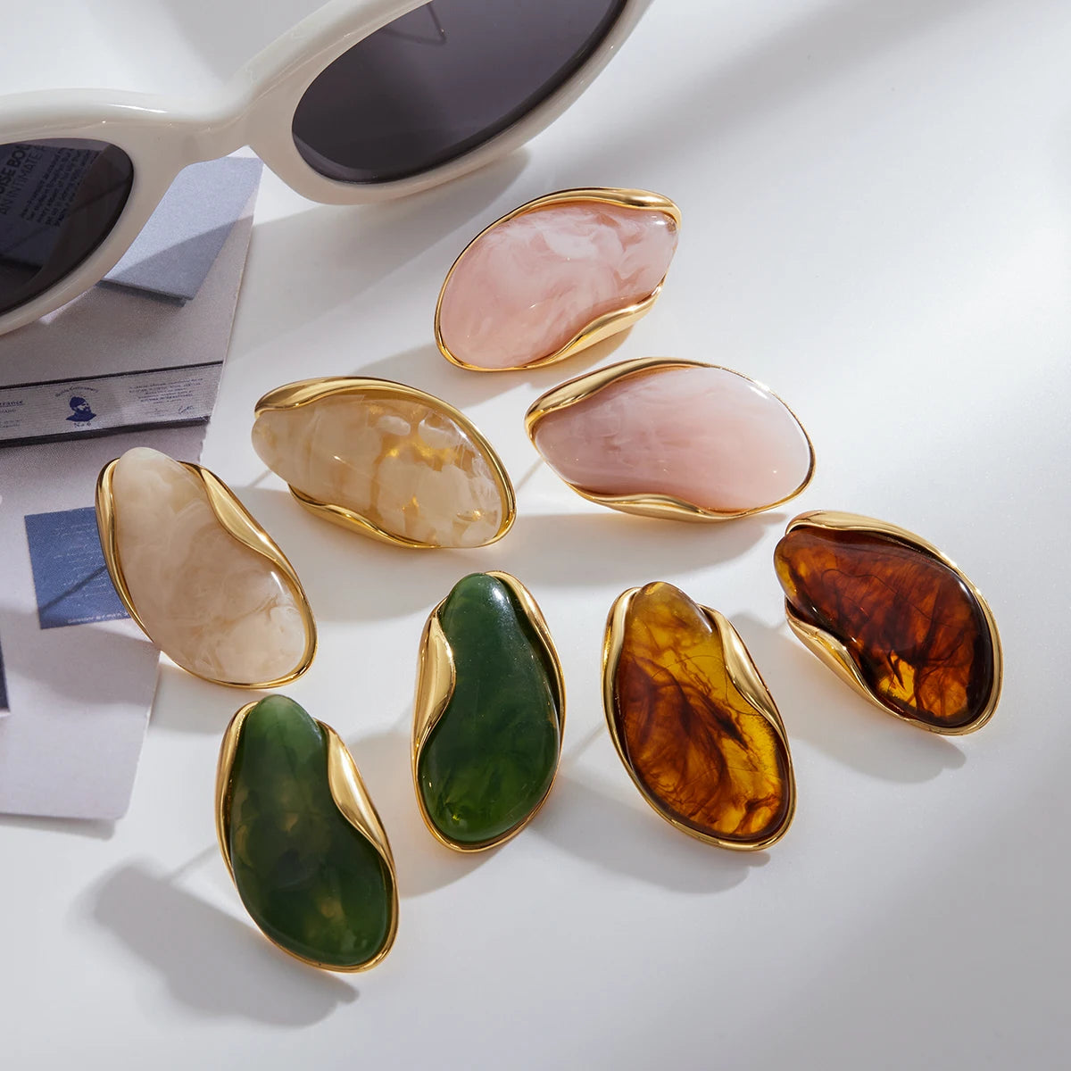 Brincos Boho Resina Irregular Dourados | By Mireva