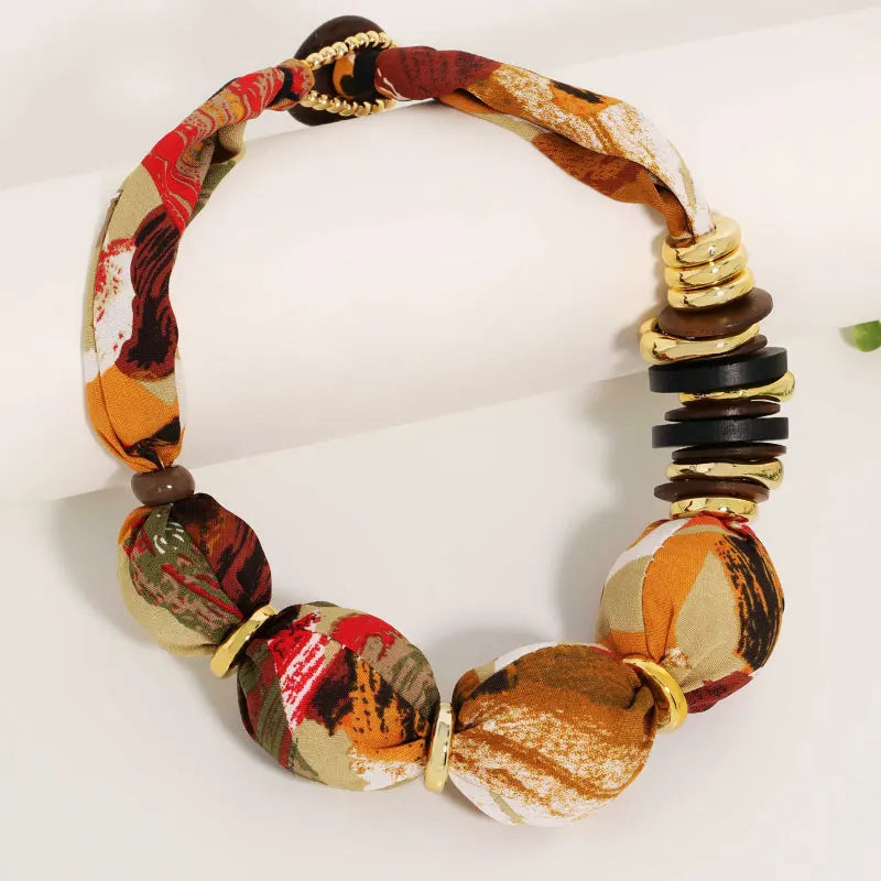 Colar Trançado Colorido Contas Estampadas Douradas | By Mireva