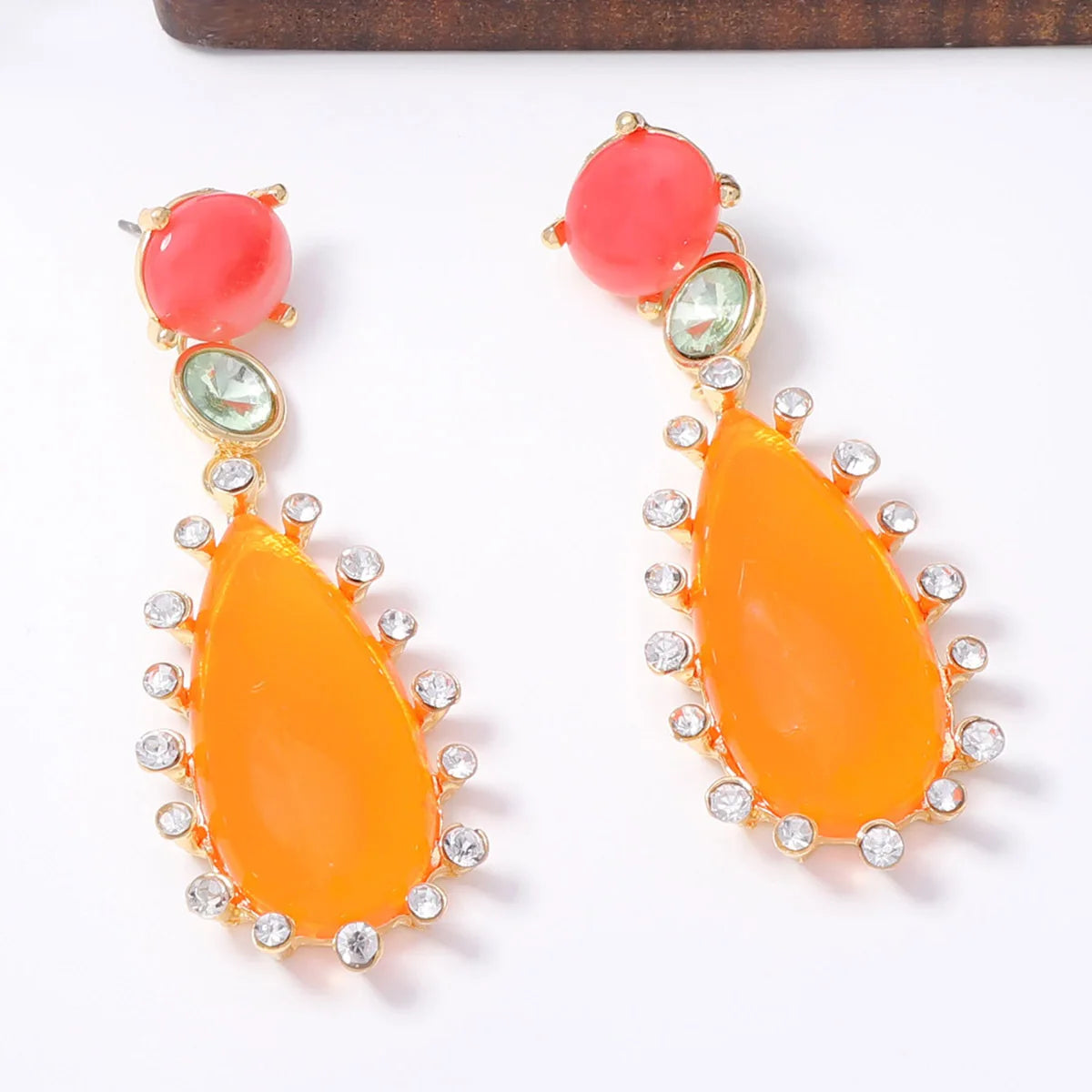 Brinco Maxi Dourado Colorido com Gota Laranja
