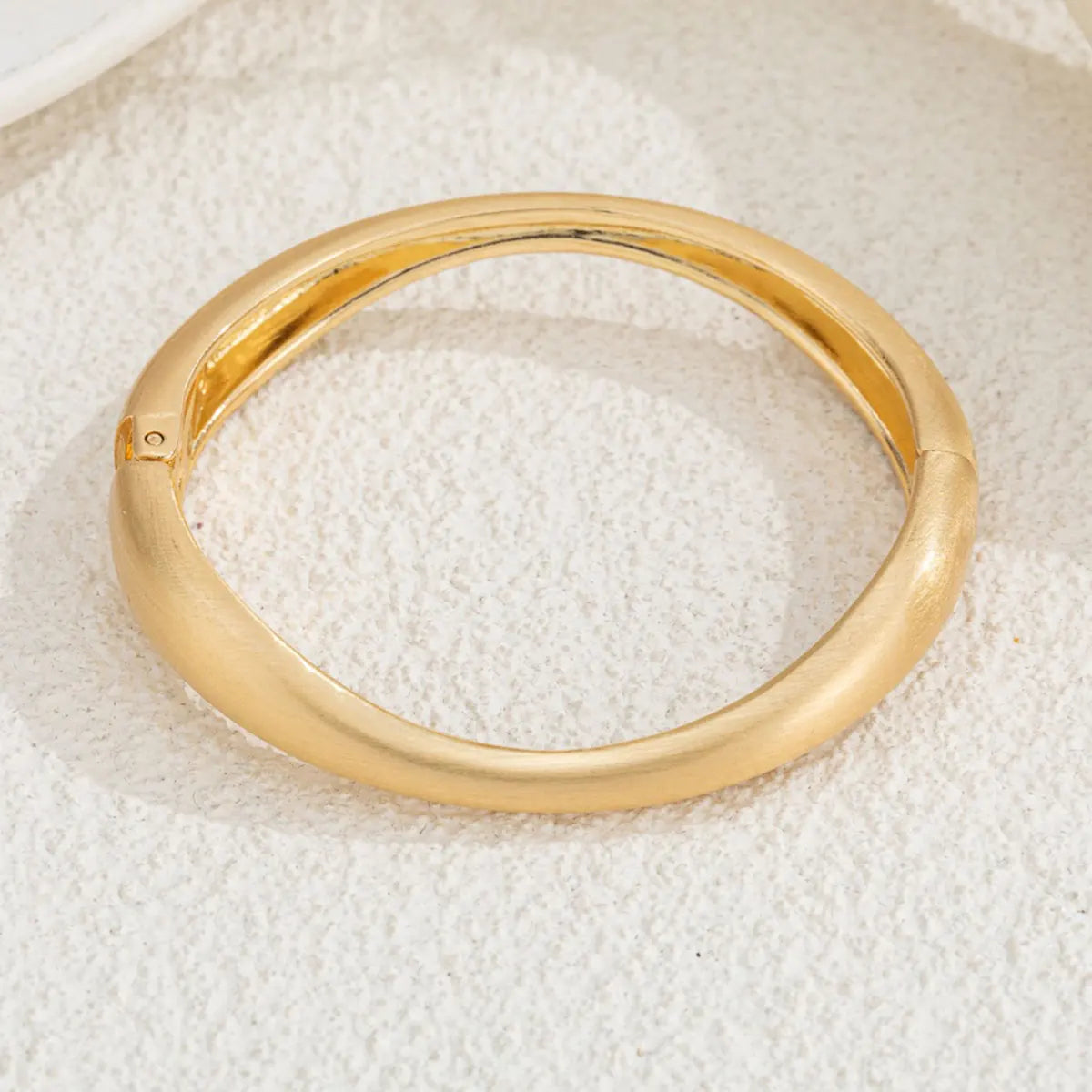 Pulseira Cuff Geométrica Dourada | By Mireva