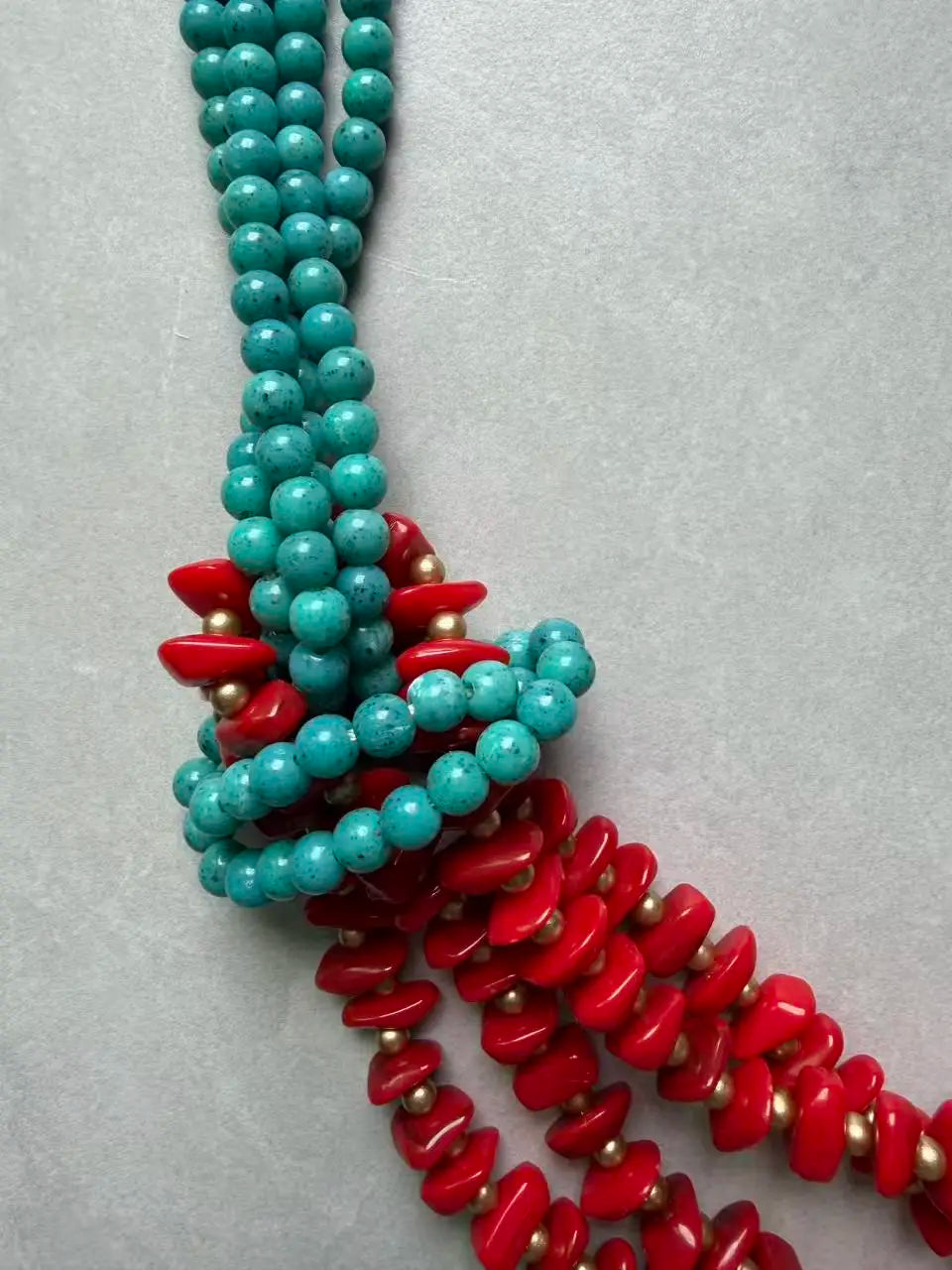 Colar Boho Turquesa e Vermelho em Camadas