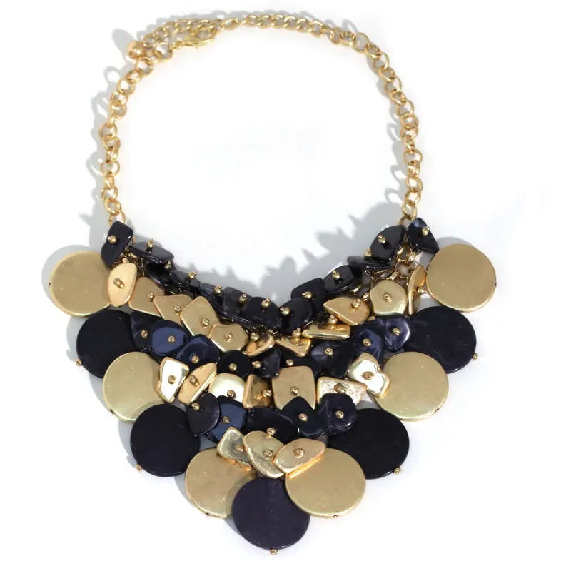 Colar Maxi Dourado e Preto com Pingentes Geométricos