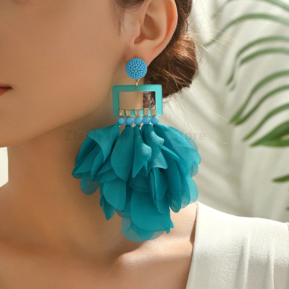 Brincos Étnicos Elegantes com Flor em Tecido