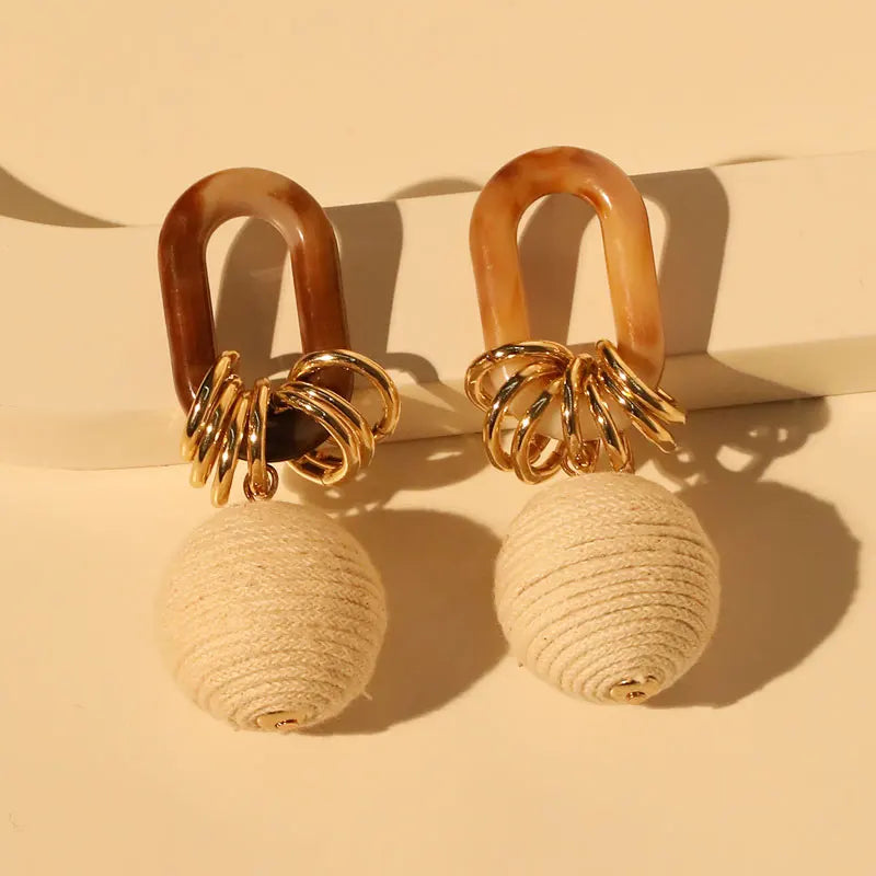 Brincos Longos em Formato de Bola Feitos à Mão