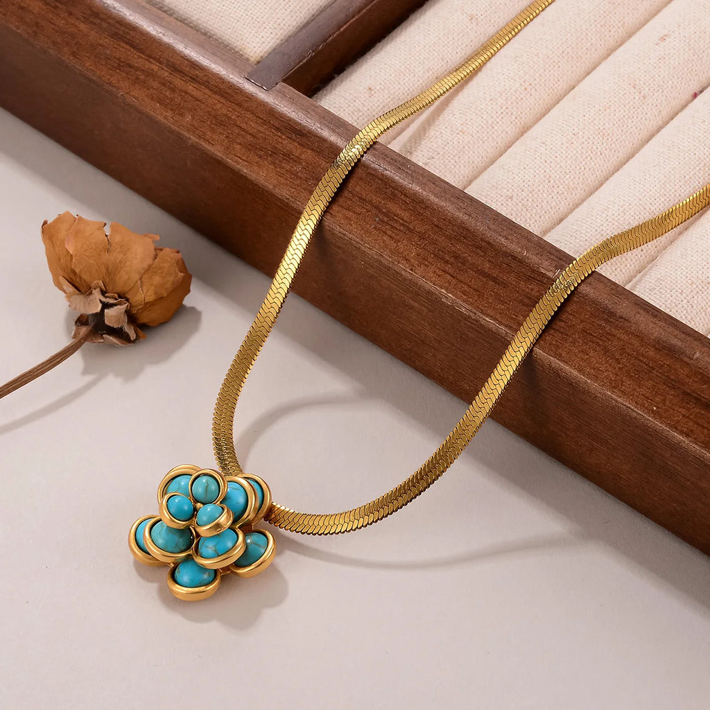 Colar Flor Turquesa Dourado | By Mireva