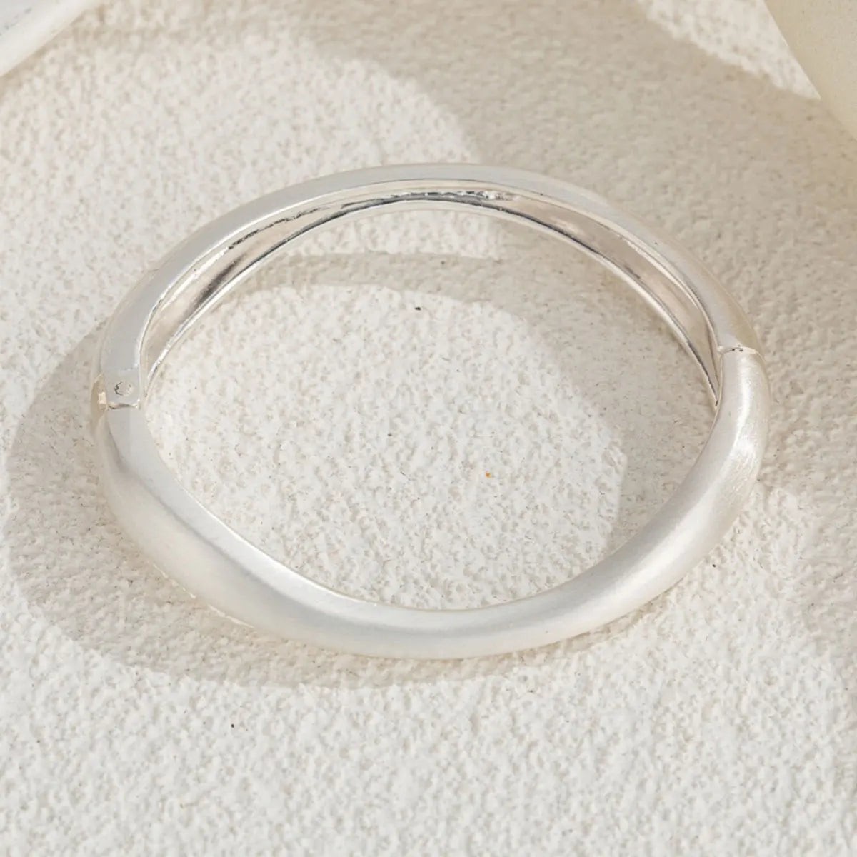 Pulseira Cuff Geométrica Dourada | By Mireva