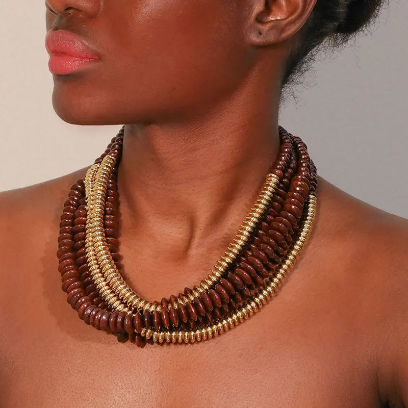 Colar Boho Multicamadas Chocolate & Dourado | By Mireva