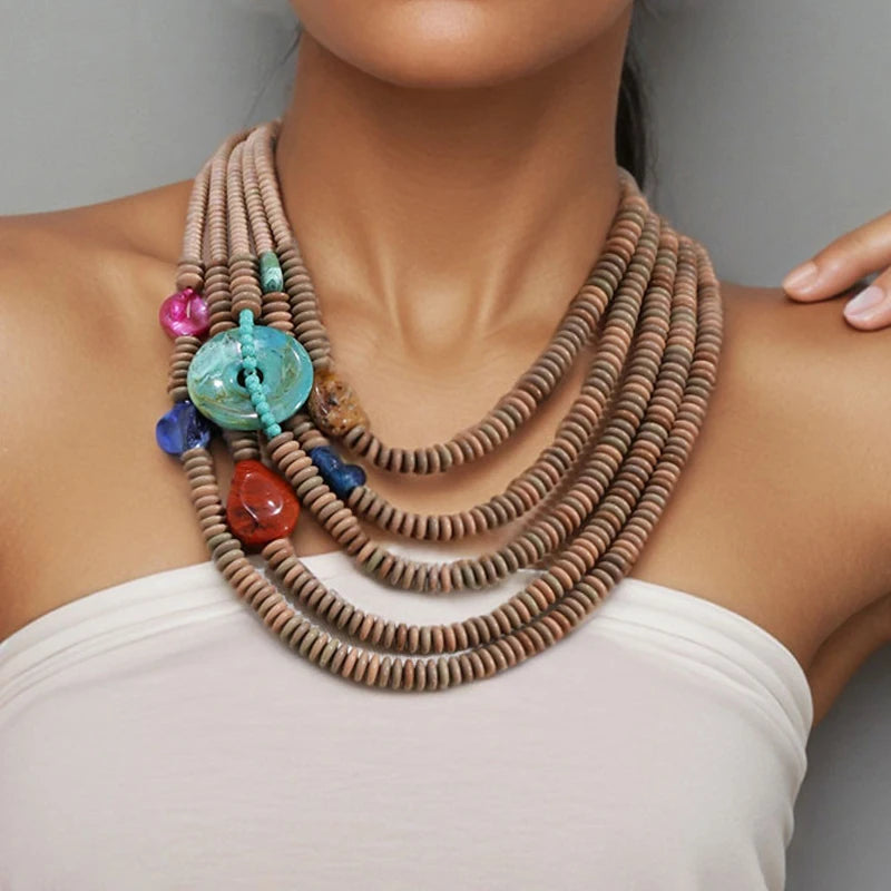 Colar Maxi Multi Fios Nude & Pedras Coloridas | By Mireva